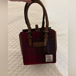 Islander Burgundy and Brown Mini Callie